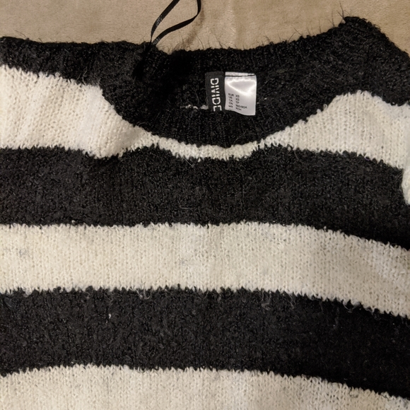 H&M tank top and sweater - Picture 3 of 5